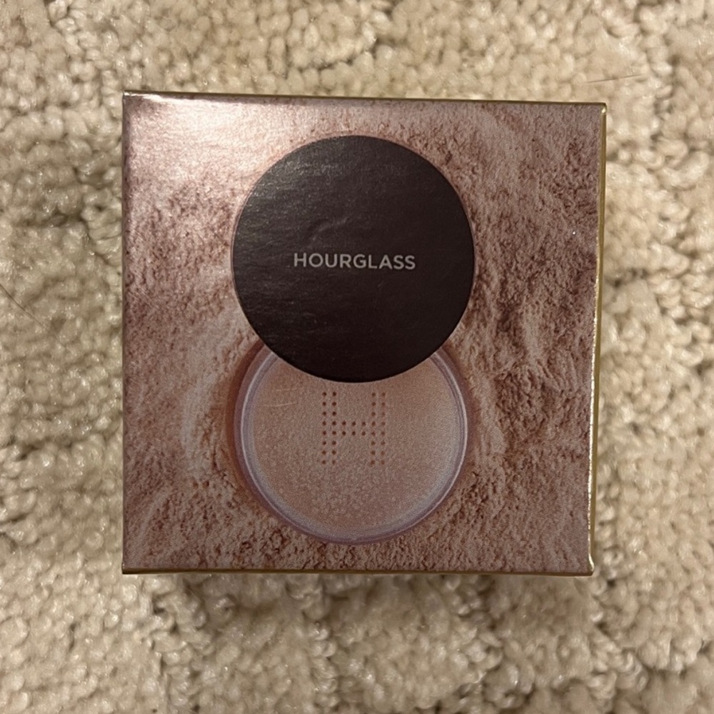 Hourglass Translucent Setting Powder